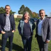 photo  mazé, le 4 octobre 2025. maxime doineau et sandra couvrand, respectivement directeur et présidente du conseil d’administration de la maison familiale rurale de beaufort-en-anjou, avec christophe pot, le maire de mazé-milon, sur le site de la future mfr, juste en face de la maison de l’enfance. 