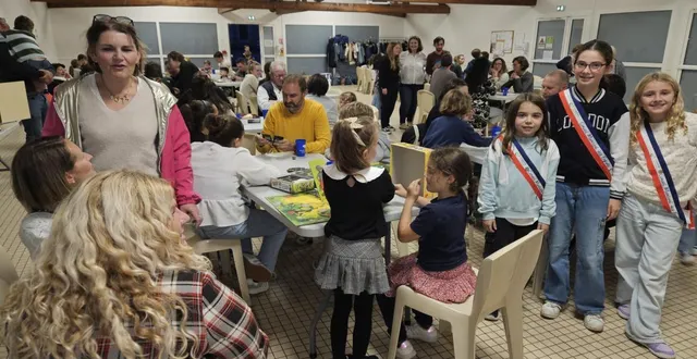 photo  une vraie soirée jeux avec des jeunes encore fiers de porter l’écharpe tricolore.  &copy;  co 