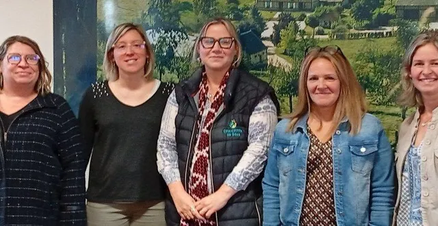 photo  de gauche à droite : tiphanie beague, adelaïde delafosse, marie-sophie chalumeau, présidente, karine turmel, ségolène colette.  &copy;  ouest-france 