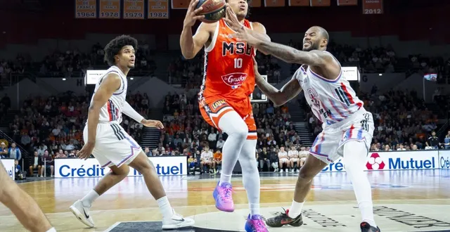 photo  le jeu spectaculaire proposé par ugo doumbia niang et le msb attire les spectateurs à antarès, dont le taux de remplissage a atteint 89 % la saison dernière.  &copy;  dominique breugnot / ouest-france 
