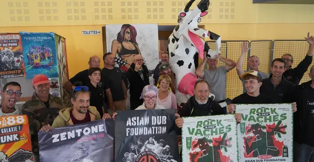 photo  une partie des bénévoles, ce vendredi 10 octobre. le festival du rock et des vaches, « c’est le plaisir de se retrouver avec des artistes qu’on aime et de défendre des valeurs de partage et de solidarité ».  &copy;  ouest-france 