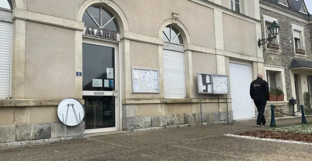 photo  afin de pousser leur démarche jusqu’au bout, ces élus sortants ne souhaitent pas montrer leur visage et invitent à une réunion publique le jeudi 16 octobre 2025.  &copy;  le maine libre 