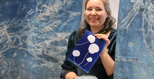 photo  invitée d’honneur des chemins en couleurs à malicorne, brenda hoffman, photographe argentine installée à paris, présente des travaux réalisés à partir d’anciennes techniques photographiques.  &copy;  ouest-france 