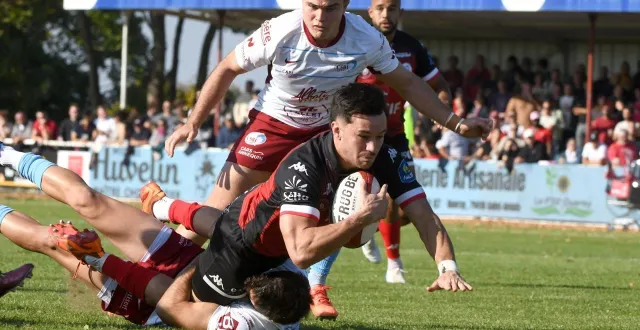photo  en inscrivant le premier essai niortais, françois joly a lancé le nrc sur de bons rails.  &copy;  co - marie delage 