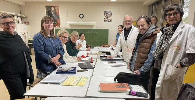 photo  un groupe d’artistes se prépare pour un atelier.  &copy;  le maine libre 