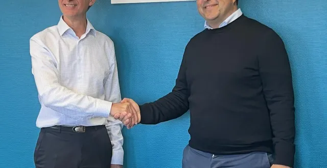 photo  albert dantoni, président de mpo fenêtres, et laurent demasles, président du groupe pando, ont acté leur rapprochement, mercredi 8 octobre.  &copy;  mpo fenêtres 