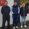 photo  de gauche à droite : nathan, salarié de l’entreprise, didier bayard, le nouveau gérant, et pascal ficher, ancien gérant. 
