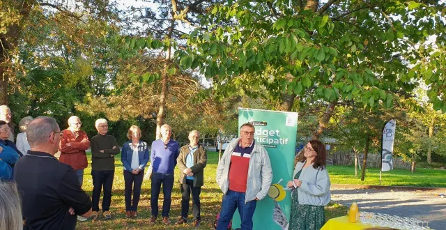 photo  inauguré devant une trentaine d’habitants, le terrain de pétanque a su trouver toute sa place dans le quartier du prieuré, à proximité du pota’couzé.  &copy;  ouest-france 