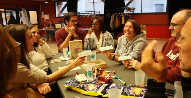 photo  chaude ambiance autour de cette table de jeu !  &copy;  co 