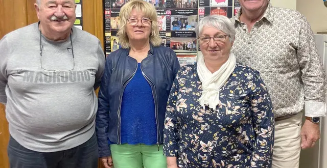 photo  le bureau, de gauche à droite : bretteau michel, vice-président - rocton michèle, secrétaire - gordien sylvaine, trésorière - chaumier stéphane, président.  &copy;  le maine libre 