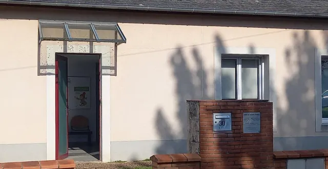 photo  les trois médecins du cabinet partent à la retraite…  &copy;  le maine libre 