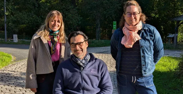 photo  élise jouet, coordinatrice périscolaire, xavier langhade, adjoint aux affaires scolaires, mathilde bouet, responsable du pôle enfance-jeunesse.  &copy;  ville de mûrs-erigné 