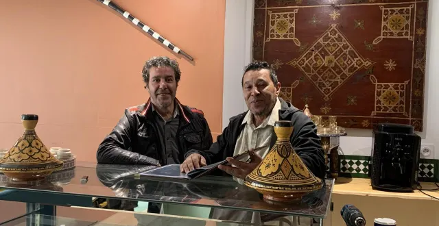 photo  de gauche à droite, abdel lgharbi et abdel kridide s’apprêtent à ouvrir l’oudaya, au 37 de la rue pasteur à segré.  &copy;  ouest-france 