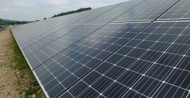 photo  un projet de centrale photovoltaïque est en cours à l’aigle. (illustration)  &copy;  archive ouest france 