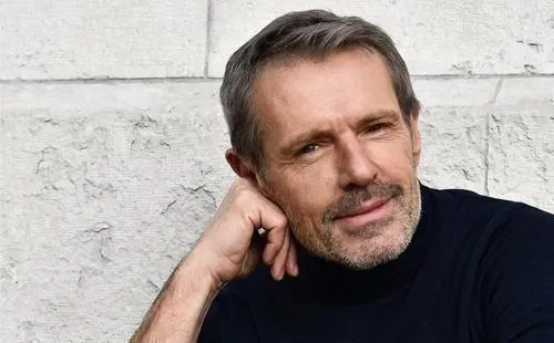photo  l’acteur lambert wilson va faire partie du casting de la série 