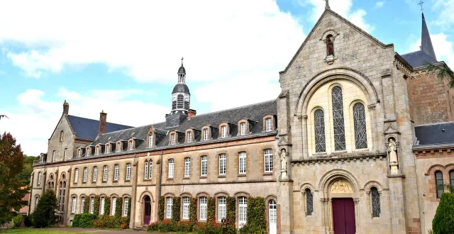 photo  bégrolles-en-mauges, vendredi 10 octobre. l’abbaye de bellefontaine va être reprise par les moines bénédictins de l’abbaye du barroux.  &copy;  co - étienne lizambard 