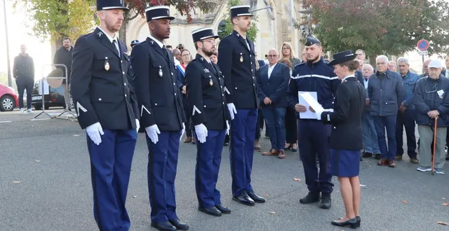 photo  le chef d’escadron cosima faul a honoré quatre gendarmes de la brigade territoriale autonome de sablé-sur-sarthe pour leur participation au dispositif de sécurité des jeux olympiques de paris 2024.  &copy;  ouest-france 