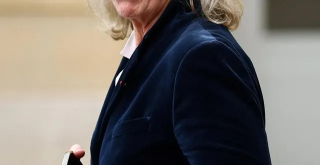 photo  catherine chabaud, nouvelle secrétaire d’état à la mer et à la pêche, quitte son poste de ministre déléguée à la mer et à la pêche, après une réunion de travail avec le premier ministre sébastien lecornu et les membres du nouveau gouvernement, à l’hôtel matignon à paris, le 13 octobre 2025.  &copy;  reuters 