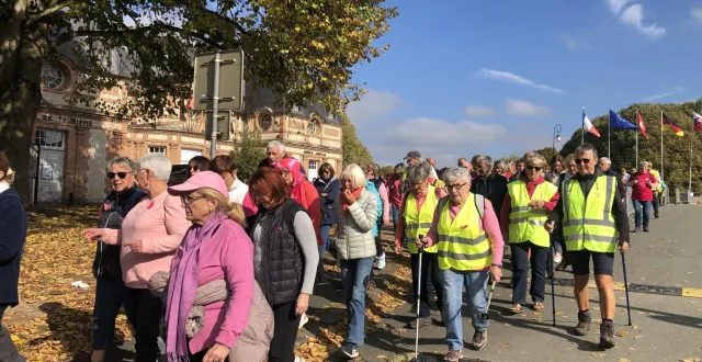 photo  départ de la place de la mairie à 14 h, samedi, pour une traversée du centre-ville direction les bords de risle.  &copy;  ouest-france 