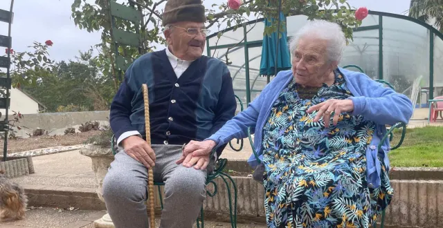 photo  « comme johnny hallyday, nous avons nous aussi notre disque de platine. »  &copy;  ouest-france 