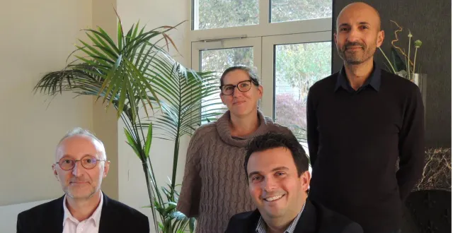 photo  eric rigamonti (à gauche) et benoît cochet ont paraphé la convention sous les yeux de laurence bordais (en haut à gauche) et kamel hamdani.  &copy;  ouest-france 