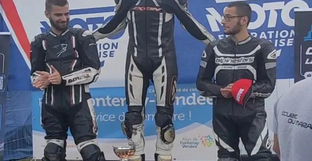 photo  antoine (à gauche) et emerick entourent le champion de la ligue 2025.  &copy;  born to gaz 