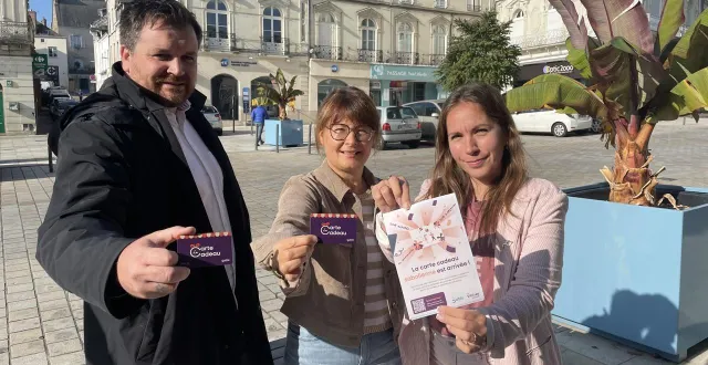 photo  la ville de sablé-sur-sarthe et l’association des commerçants les vitrines de sablé lancent une carte-cadeau « afin de soutenir les commerces de proximité du centre-ville ».  &copy;  le maine libre 