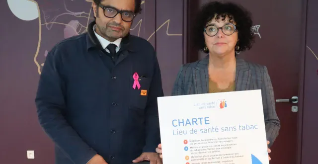 photo  sylvie dieterlen, la directrice de l’hôpital de la corniche angevine, à chalonnes-sur-loire, a cosigné la charte des lieux de santé sans tabac avec le professeur amine benyamina.  &copy;  ouest-france. 