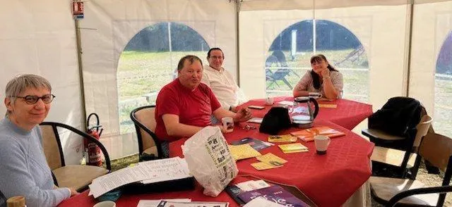 photo  l’équipe des bénévoles de l’associaiton openclown.  &copy;  ouest-france 