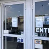 photo  les portes du magasin noz étaient fermées aux clients en cette matinée du mercredi 15 octobre 2025, à la chapelle-saint-aubin. 