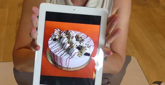 photo  barbara soigne la décoration de ses gâteaux autant que leurs ingrédients.  &copy;  ouest-france 