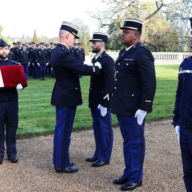 photo en marge de la prise de commandement, trois militaires ont été distingués par le colonel nicolas bracq : les gendarmes chevalier, dérozé et beauduceau.  ©  ouest-france
