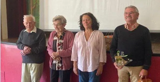 photo  les doyens fernand alix, alerte centenaire avec ses 103 printemps, maria joncheray, 95 ans, accompagnés de cathy trovatelli et patrick leroux, les nouveaux entrants au « club des plus de 70 ans ».  &copy;  co 
