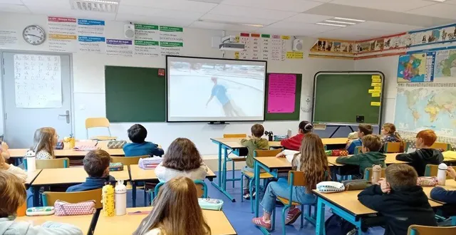 photo  la classe de catherine camut pendant la vidéo de présentation.  &copy;  ouest-france 