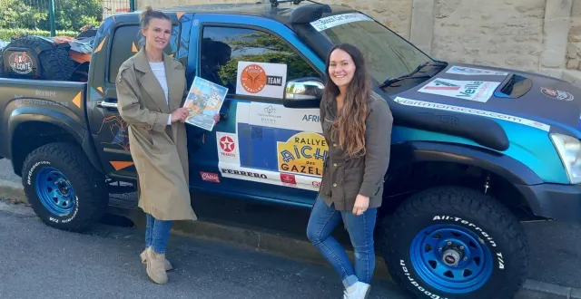 photo  ingrid ainé, à gauche, et margaux arnoulin participeront au rallye aicha, au maroc, en mars.  &copy;  ouest-france. 
