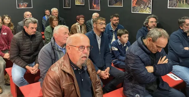 photo  l’assemblée générale du savoir et du fer a eu lieu samedi matin à la maison du fer.   &copy;  ouest-france 