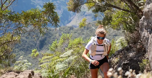 photo  blandine l’hirondel a retrouvé avec plaisir les cirques de la réunion, dès septembre, dans le cadre de sa préparation à la diagonale des fous.  &copy;  mathieu masbernard 