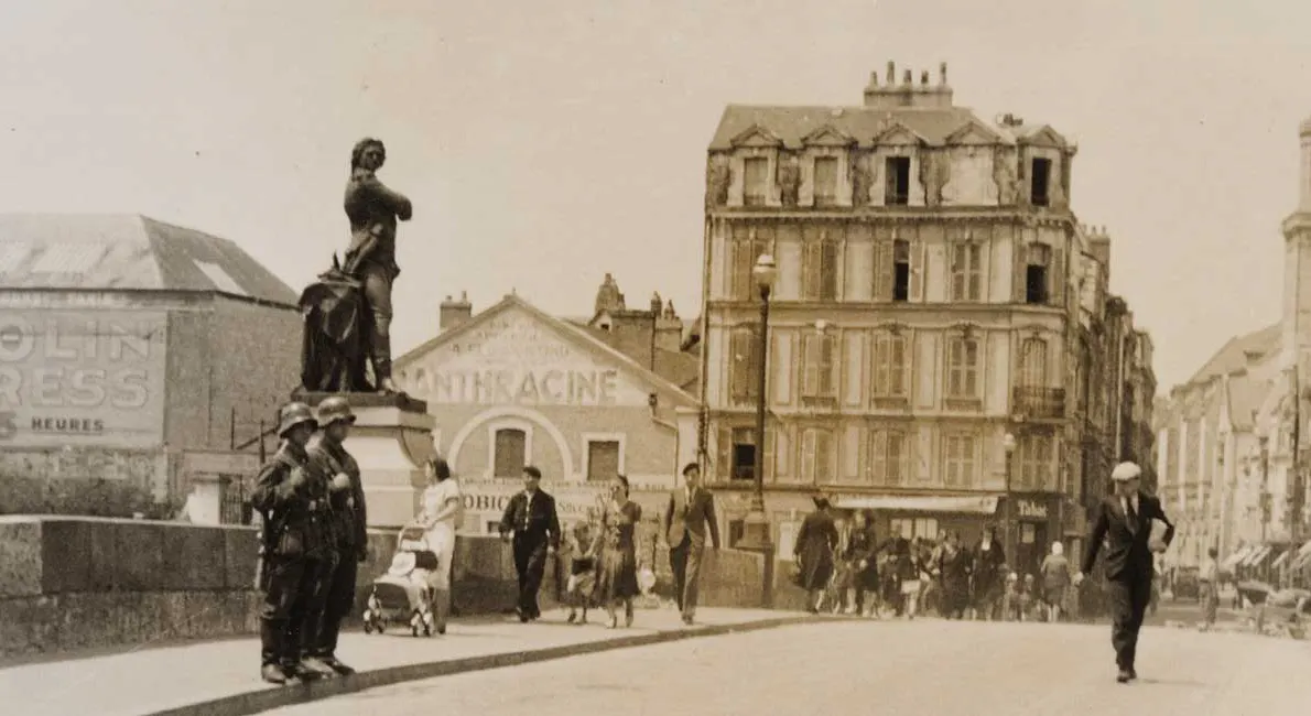 photo 8 mai 1945 : angers en fête pour la victoire &copy; archives départementales
