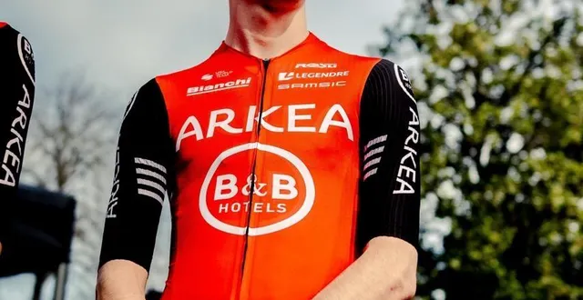 photo  louis rouland avait découvert le cyclisme professionnel avec l’équipe bretonne arkéa - b & b hôtels, qui devrait disparaître à la fin de la saison 2025.  &copy;  aubin lipke - arkéa b & b hôtels 