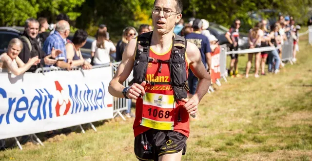 photo  antoine exmelin a remporté le nat?trail à champagné sur 33 km, le 1er mai 2025.  &copy;  dominique breugnot 