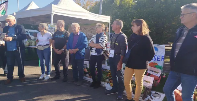 photo  les récipiendaires au concours du plus beau potager.  &copy;  e maine libre 