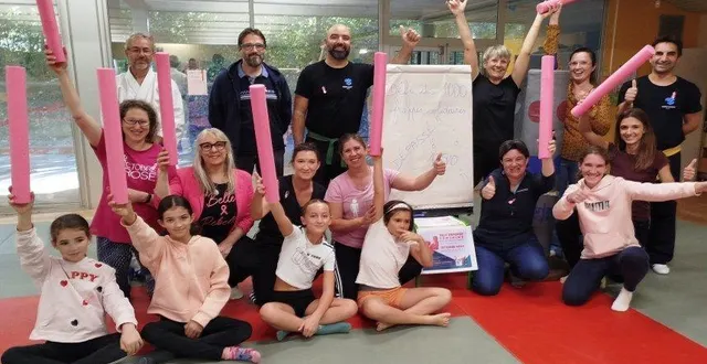 photo  dimanche, le club de karaté de chalonnes-sur-loire a accueilli le public pour une animation toute particulière : taper le plus possible un sac de frappe contre le cancer du sein. avec plus de 1 650 frappes, le défi a été largement relevé. 250 € de fonds ont été récoltés grâce à la vente de boissons et de gâteaux. cette somme sera reversée à la ligue contre le cancer. le club a aussi montré ses sections de krav-maga et de self-défense féminin.  &copy;  ouest-france. 