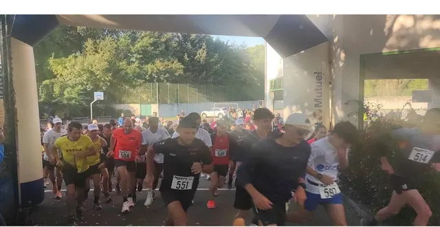 photo  au petit matin du 12 octobre, 175 traileurs se sont lancés sur les circuits du trail des vergers.  &copy;  ouest-france 