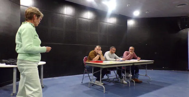 photo  claudette simon, à gauche, adjointe aux affaires scolaires.  &copy;  le maine libre 