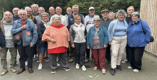 photo  les retraités des ptt à l’issue de leur randonnée.  &copy;  le maine libre 