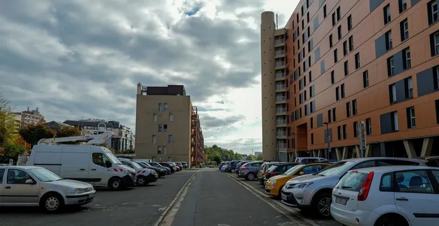 photo  la demande de logement social a explosé, augmentant de 44 % en cinq ans pour passer de 9 000 à 14 000 demandes.  &copy;  le maine libre – denis lambert 