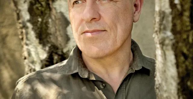 photo  dominique a revient en concert dans la salle jean-carmet d’allonnes le 13 novembre 2025.  &copy;  richard dumas 