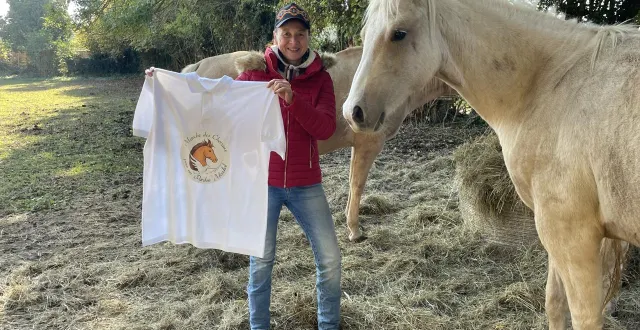 photo  isabelle maignan organise la marche des chevaux pour un pardon mondial de l’orne à monts-sur-orne.  &copy;  ouest-france 