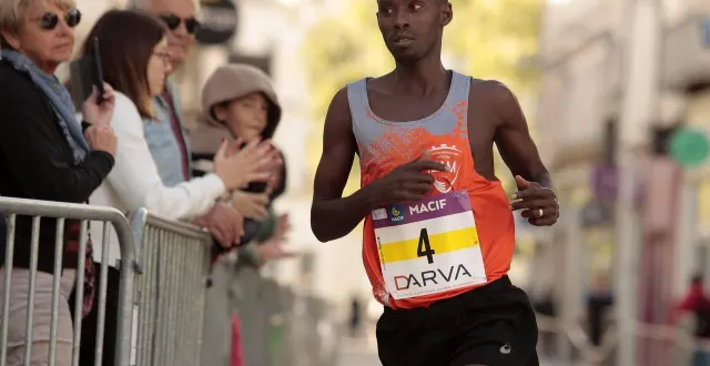 photo  quatrième en 2023, neuvième en 2024, le burundais dieudonné nsengiyumva est un fidèle de la coulée verte.  &copy;  co - benoit felace 