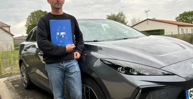 photo  vincent pasco n’en a pas fini avec ses démarches après l’achat de sa voiture électrique.  &copy;  co - fabien gouault 